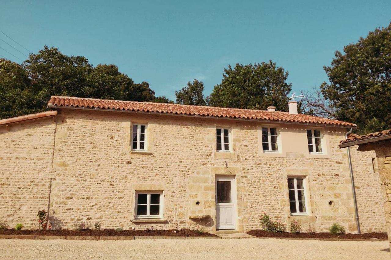 Gites Les Demeures De Valette Azay-le-Brule ภายนอก รูปภาพ