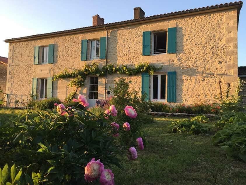 Gites Les Demeures De Valette Azay-le-Brule ภายนอก รูปภาพ